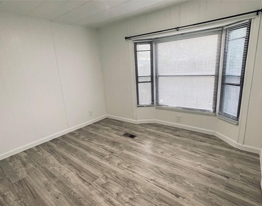 21615 Erika Court Court - Photo Thumbnail 10