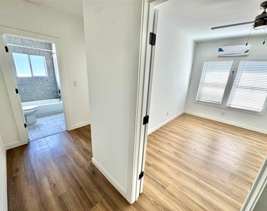 7 Hunt Street - Photo Thumbnail 9