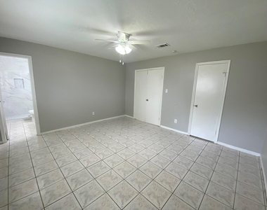 12730 Labelle Lane - Photo Thumbnail 6