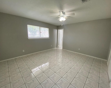 12730 Labelle Lane - Photo Thumbnail 5