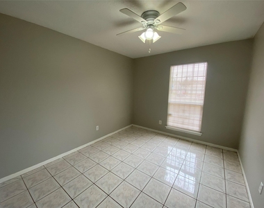 12730 Labelle Lane - Photo Thumbnail 10