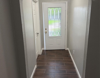 4711 Beechaven Street - Photo Thumbnail 7