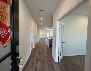 5111 Winslow Grove Drive - Photo Thumbnail 2