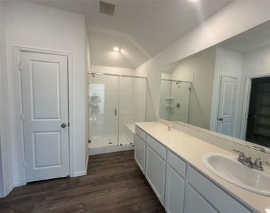 5111 Winslow Grove Drive - Photo Thumbnail 9