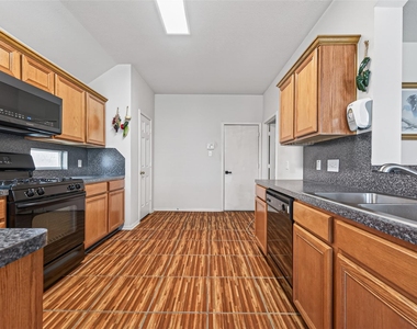 6506 Signal Point Lane - Photo Thumbnail 6