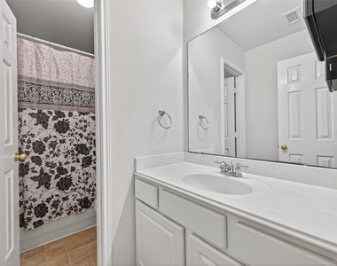 6506 Signal Point Lane - Photo Thumbnail 16