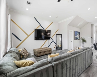 9320 Coffee Street - Photo Thumbnail 5