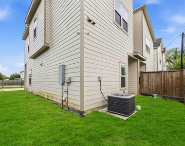 9320 Coffee Street - Photo Thumbnail 24