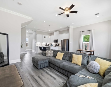 9320 Coffee Street - Photo Thumbnail 7