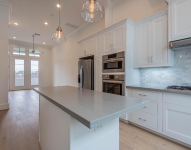 4057 Leeland Street - Photo Thumbnail 9