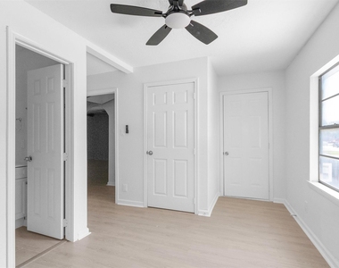16016 Green Manor Drive - Photo Thumbnail 8