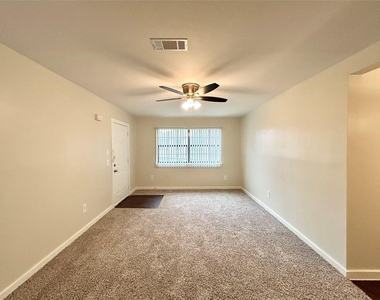3629 N Macgregor Way - Photo Thumbnail 3