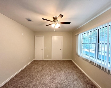 3629 N Macgregor Way - Photo Thumbnail 9