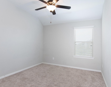 14607 W Bekapark Court - Photo Thumbnail 31