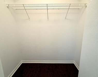6023 Barany Court - Photo Thumbnail 7