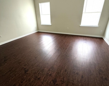 6023 Barany Court - Photo Thumbnail 9
