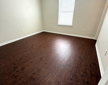 6023 Barany Court - Photo Thumbnail 13