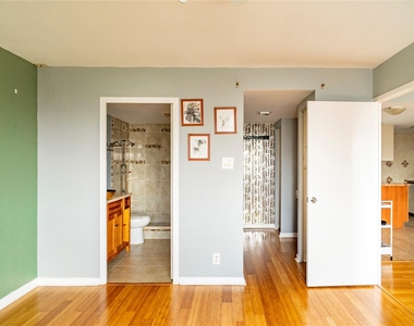 7510 Hornwood Drive - Photo Thumbnail 5