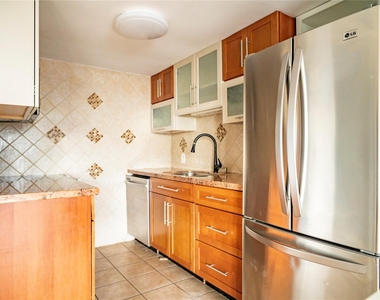 7510 Hornwood Drive - Photo Thumbnail 6