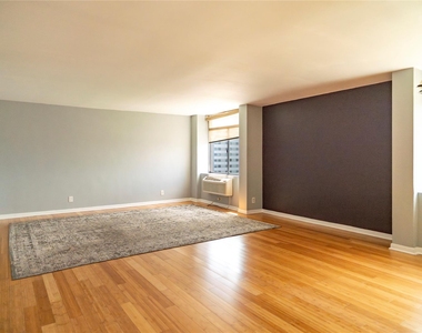 7510 Hornwood Drive - Photo Thumbnail 9