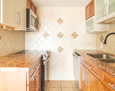 7510 Hornwood Drive - Photo Thumbnail 8