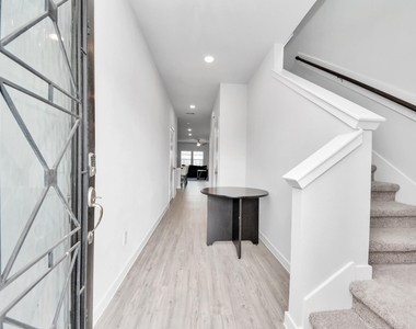 5806 Quest Valley Drive - Photo Thumbnail 3