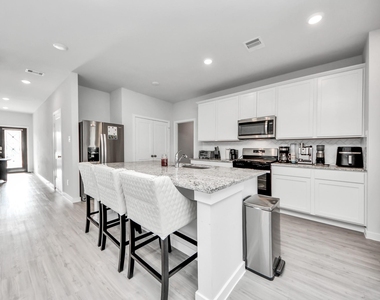 5806 Quest Valley Drive - Photo Thumbnail 12