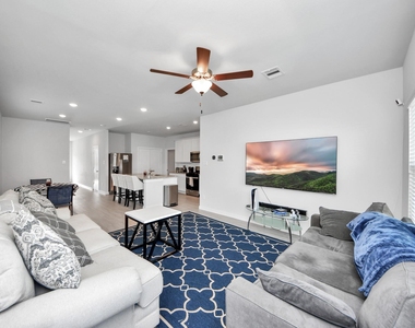 5806 Quest Valley Drive - Photo Thumbnail 17