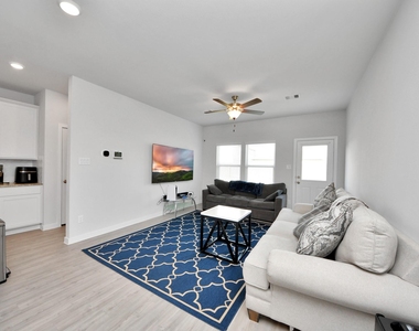 5806 Quest Valley Drive - Photo Thumbnail 16