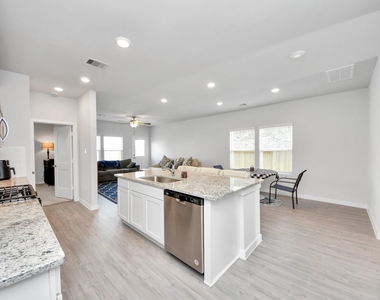 5806 Quest Valley Drive - Photo Thumbnail 14