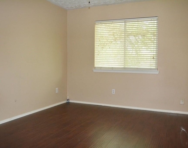 3703 Embarcadero Drive - Photo Thumbnail 16