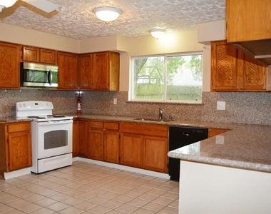 3703 Embarcadero Drive - Photo Thumbnail 8