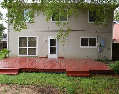 3703 Embarcadero Drive - Photo Thumbnail 25