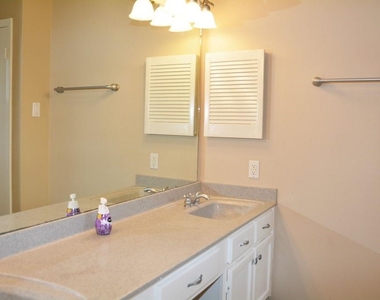 3703 Embarcadero Drive - Photo Thumbnail 19
