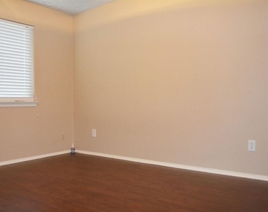 3703 Embarcadero Drive - Photo Thumbnail 21