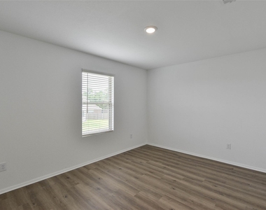 3015 Wedgewood Cove Way - Photo Thumbnail 24