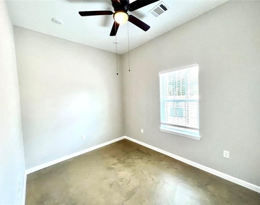 9508 Quaker Court - Photo Thumbnail 10