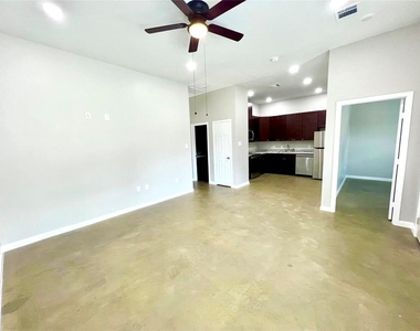 9508 Quaker Court - Photo Thumbnail 6