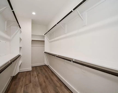 3609 Dennis Street - Photo Thumbnail 24