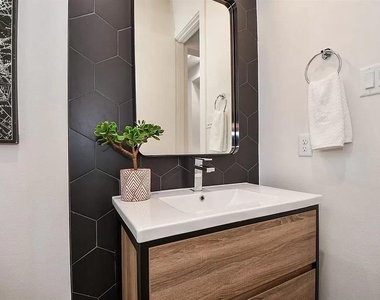 3609 Dennis Street - Photo Thumbnail 5
