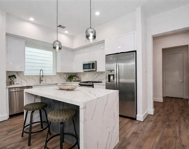 3609 Dennis Street - Photo Thumbnail 7