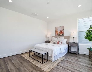 3609 Dennis Street - Photo Thumbnail 29
