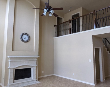 6003 Emmit Creek Lane - Photo Thumbnail 4
