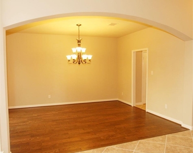 6003 Emmit Creek Lane - Photo Thumbnail 5