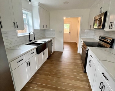 302 Moody Street - Photo Thumbnail 4