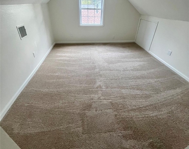302 Moody Street - Photo Thumbnail 8