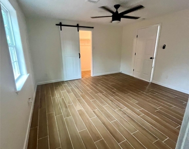302 Moody Street - Photo Thumbnail 5