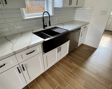 302 Moody Street - Photo Thumbnail 10