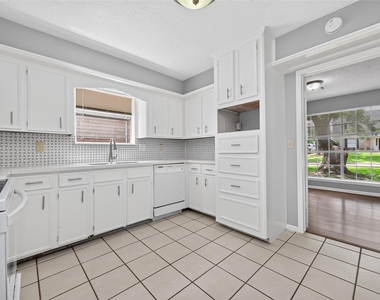 5703 Green Timbers Drive - Photo Thumbnail 11
