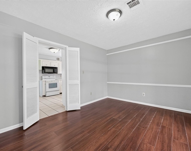 5703 Green Timbers Drive - Photo Thumbnail 7